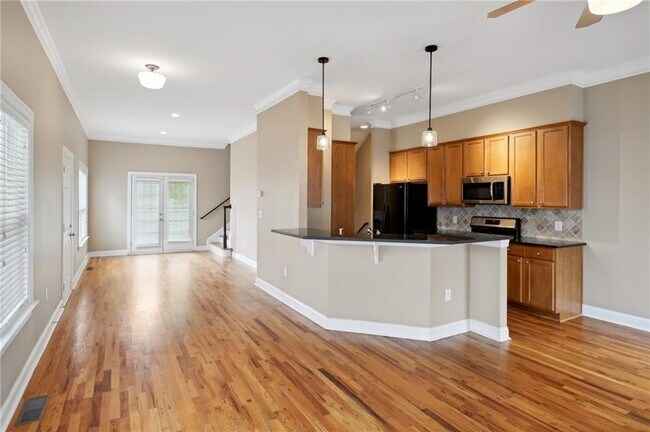 Building Photo - 272 Carlyle Park Dr
