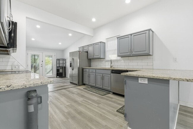 Building Photo - Downtown 3BR 2BA with Fenced Yard – 10 Minutes to Fort Benning