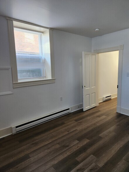 Building Photo - 125 Peyton St