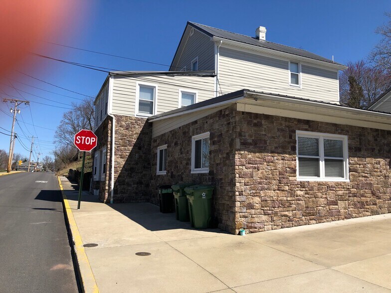 Building Photo - 603 West Virginia Ave.