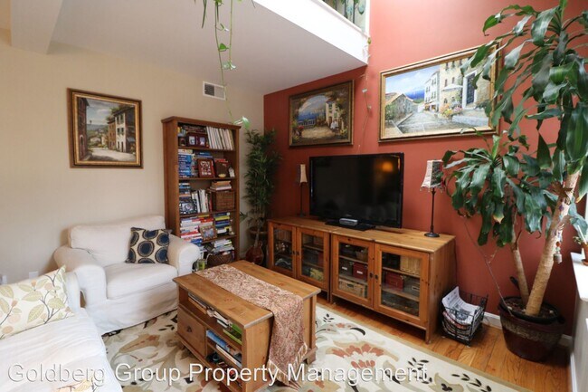 Building Photo - 2 br, 1 bath House - 3800 39th Street NW #...