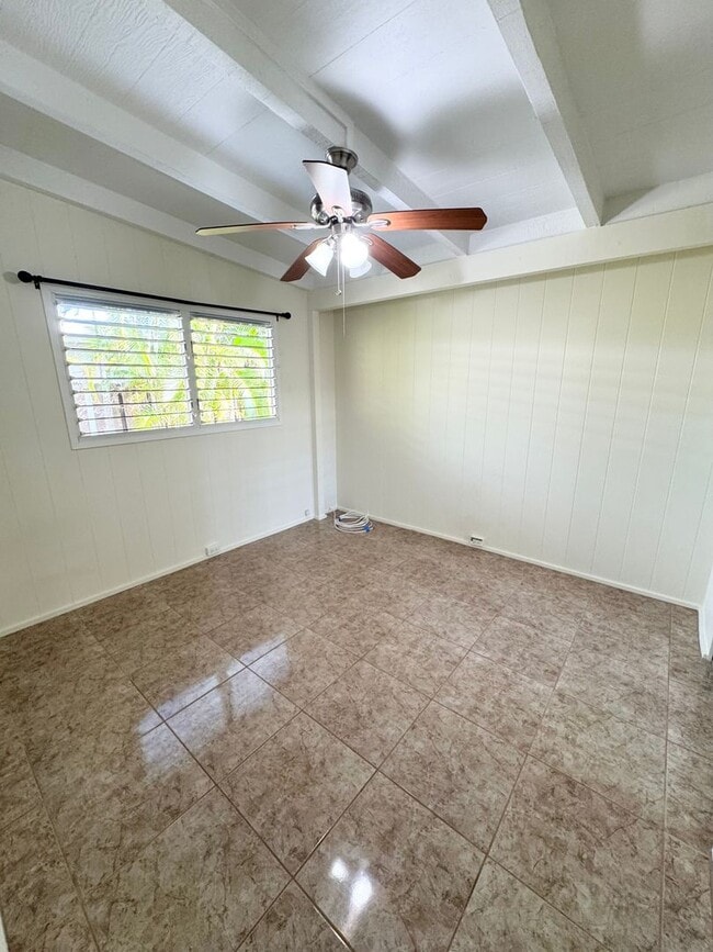 Building Photo - 3 bed, 2 bath w/ garage available first week of January!