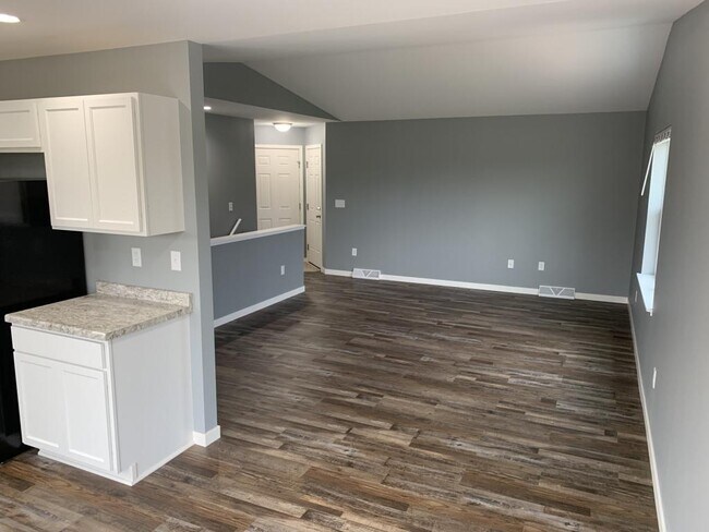 Building Photo - 9213 Andrea St