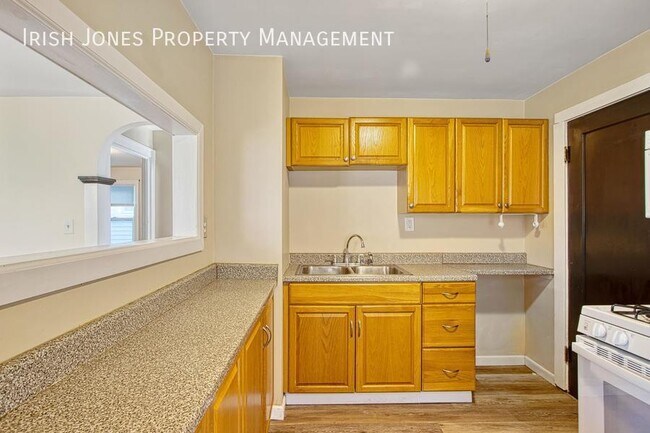 Building Photo - 20 Avery Ave