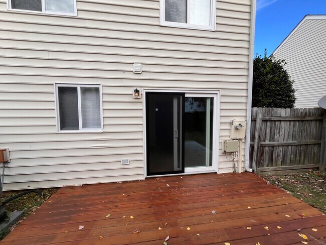 Building Photo - 9908 Whitney Cir