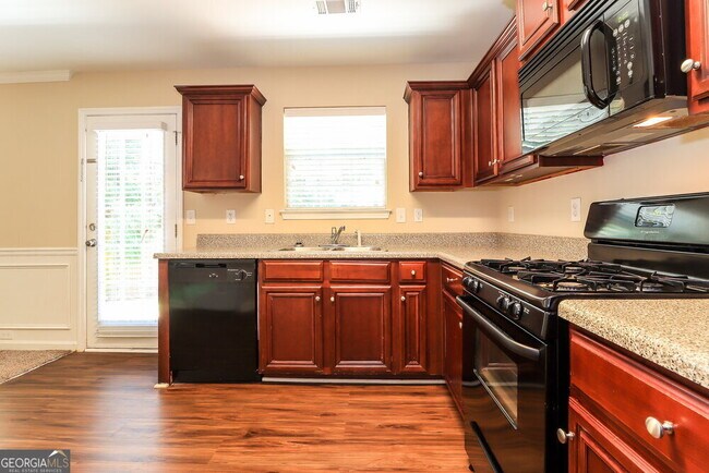 Building Photo - 347 Hidden Creek Ln