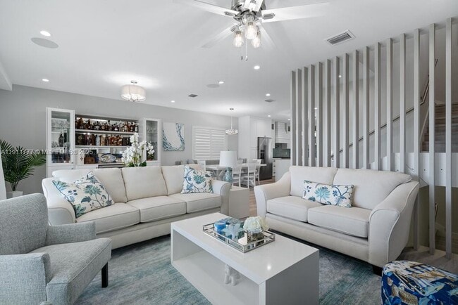 Building Photo - 112 Ave D