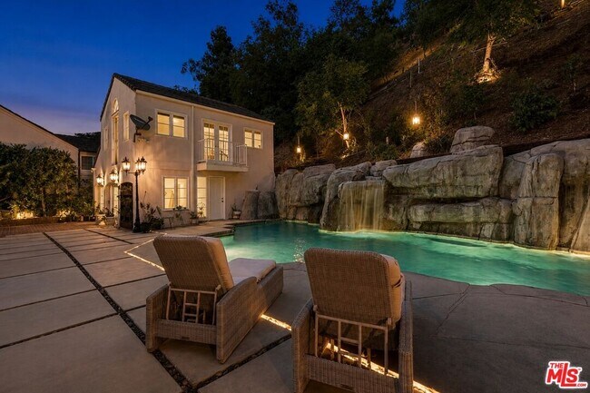 Building Photo - 1174 Coldwater Canyon Dr