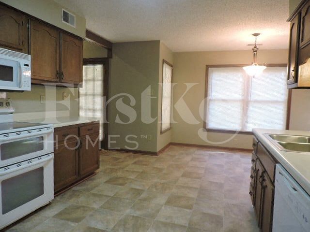 Building Photo - 2056 Kingsrow Pkwy