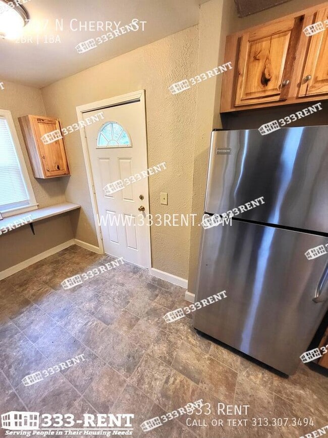 Building Photo - 3707 N Cherry St