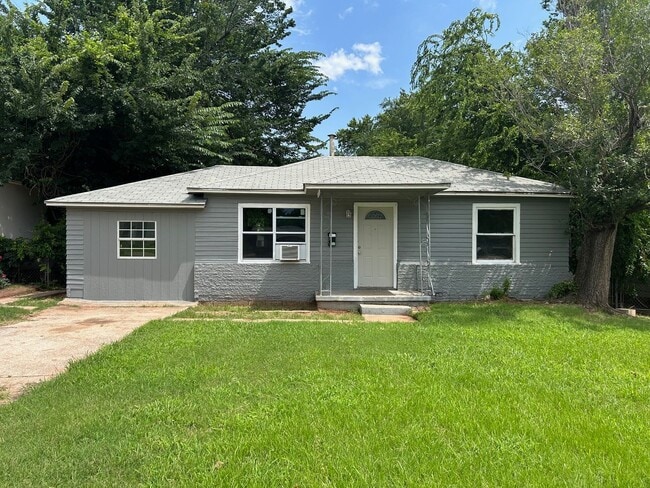 Primary Photo - Charming 3 bedroom, 1 bathroom home