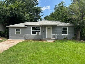 Building Photo - Charming 3 bedroom, 1 bathroom home