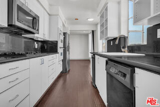 Building Photo - 131 Croft Ave