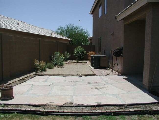 Building Photo - Charming 5 Bed 3 Bath Laveen home