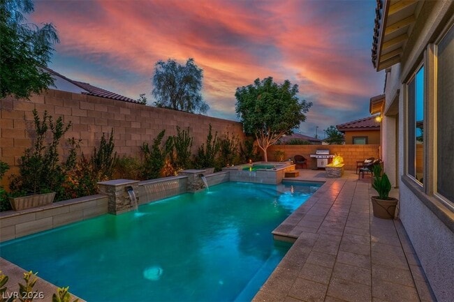 Building Photo - 9936 Wildhorse Cyn Ave