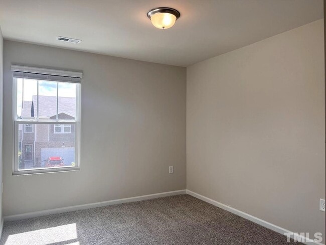 Building Photo - 926 Field Ivy Dr