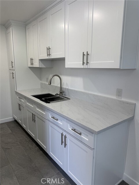 Building Photo - 7039 Remmet Ave