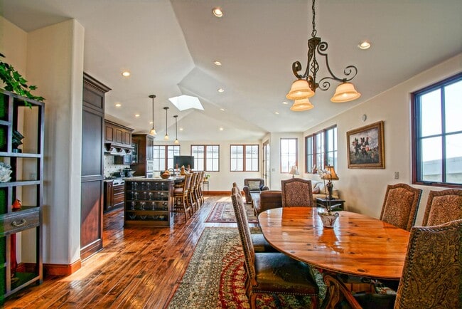 Building Photo - LUXURIOUS & FULLY FURNISHED, 2800 SQ FT WALKSTREET HOME W/ GREAT OCEAN VIEWS, LARGE DECK, 3 BALCO...