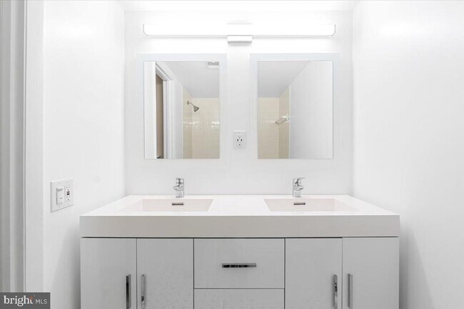 Building Photo - 1745 Edgewood Hill Cir