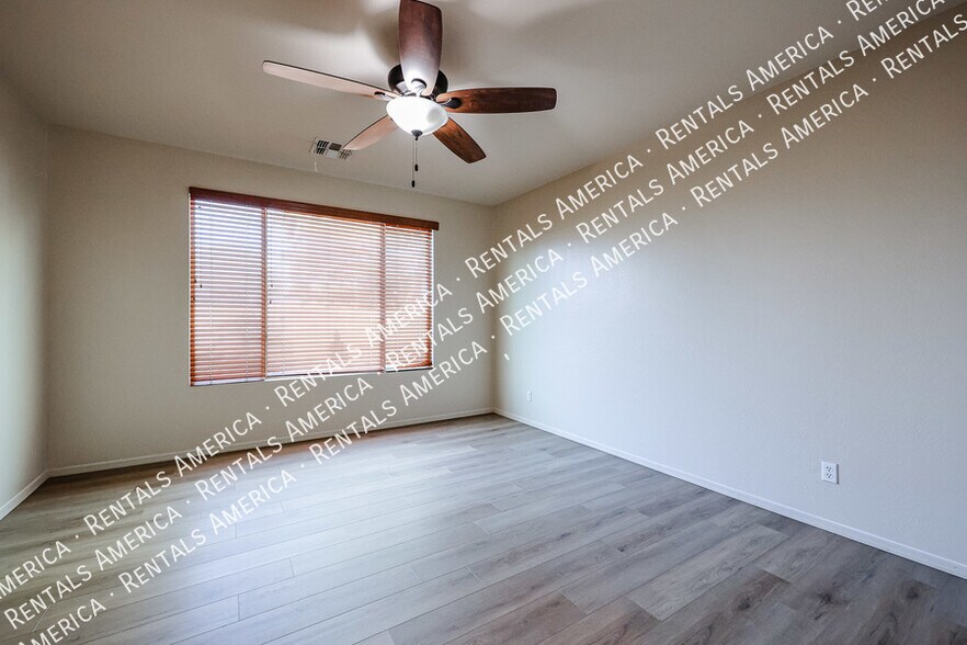 Building Photo - 3410 S Sunland Dr