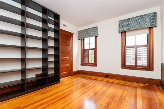 Building Photo - 24 Walden St