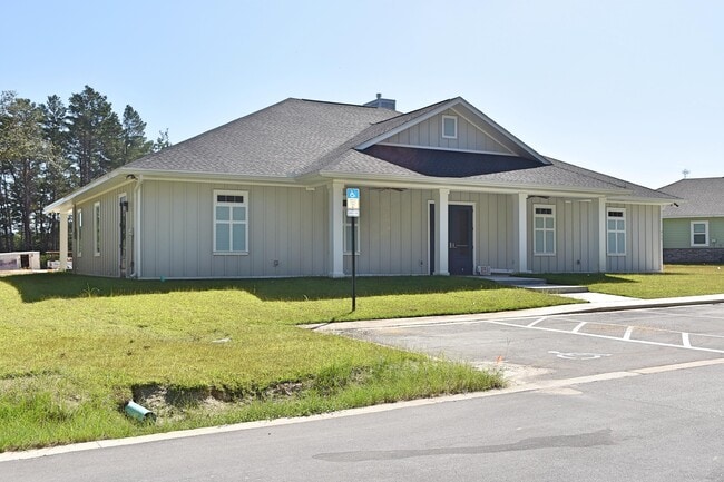 Building Photo - 211 Brandywine Rd
