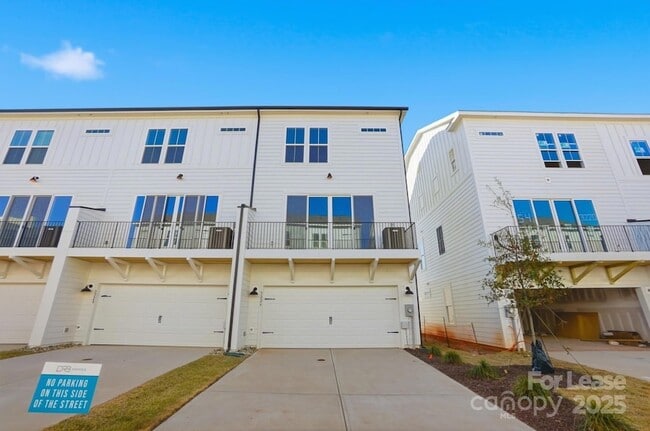 Building Photo - 3224 Drift St