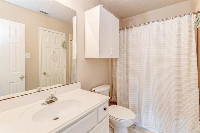 Building Photo - 1138 Jasons Bend Dr