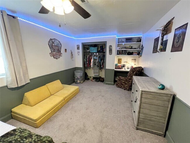 Building Photo - 408 5th St