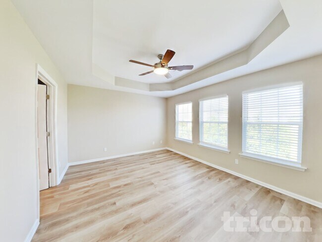 Building Photo - 1889 Olive Cir