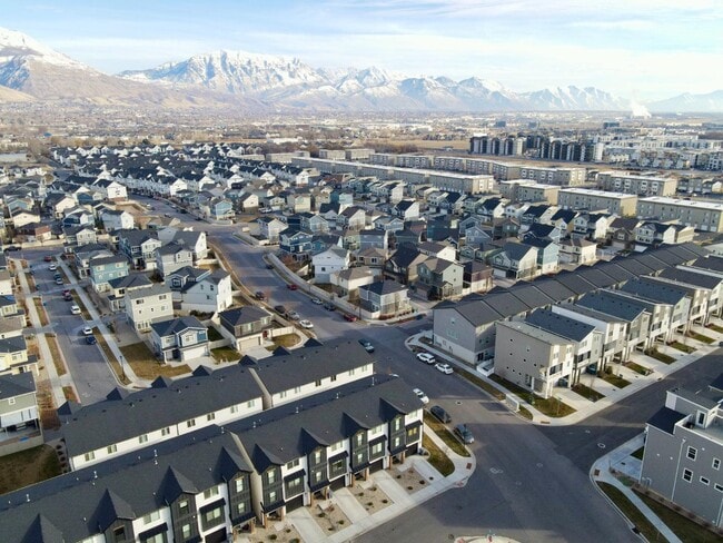 Building Photo - 638 E 360 S