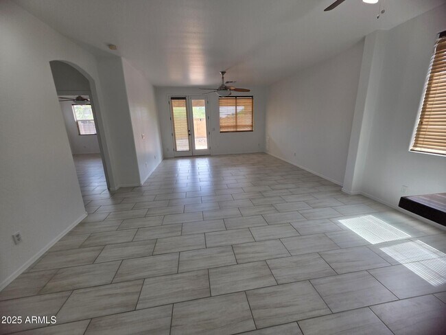 Building Photo - 42432 W Almira Dr