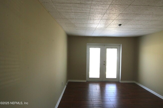 Building Photo - 137 Hercules Dr E