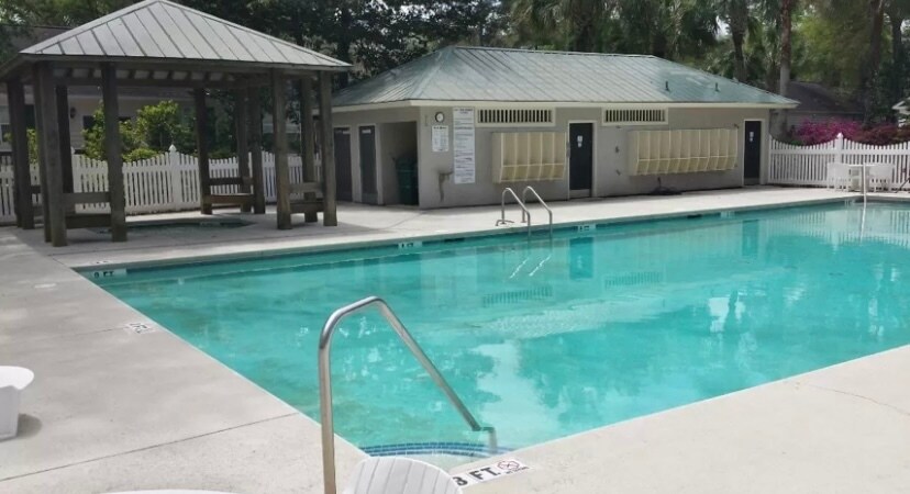 Building Photo - 8 Lagaree Ct