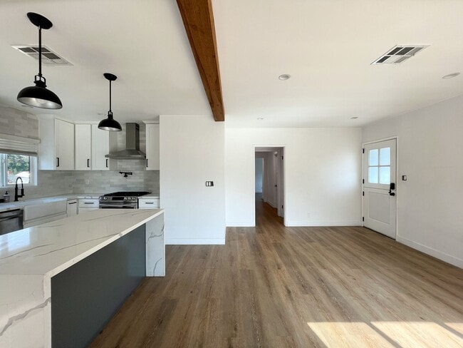 Building Photo - 13053 Venice Blvd