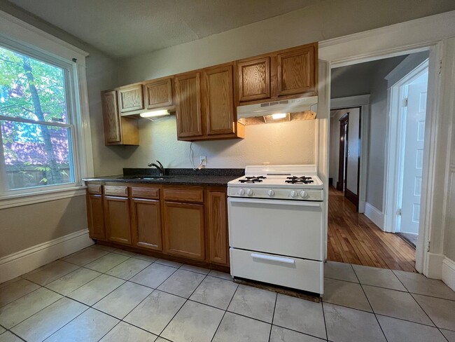 Building Photo - This spacious 3-bedroom lower level duplex...