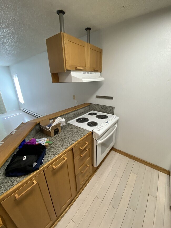 Building Photo - 505-513 Asbury Court