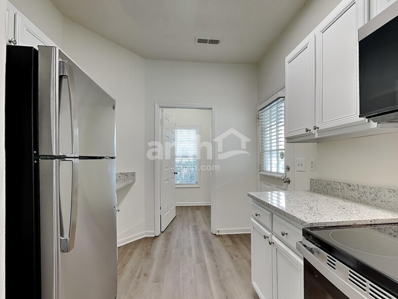 Building Photo - 108 Cameron Way Cir