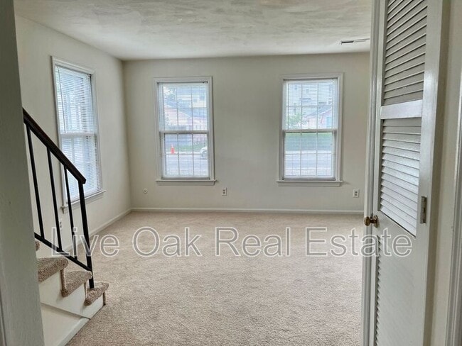 Building Photo - 1317 Cypress Ave