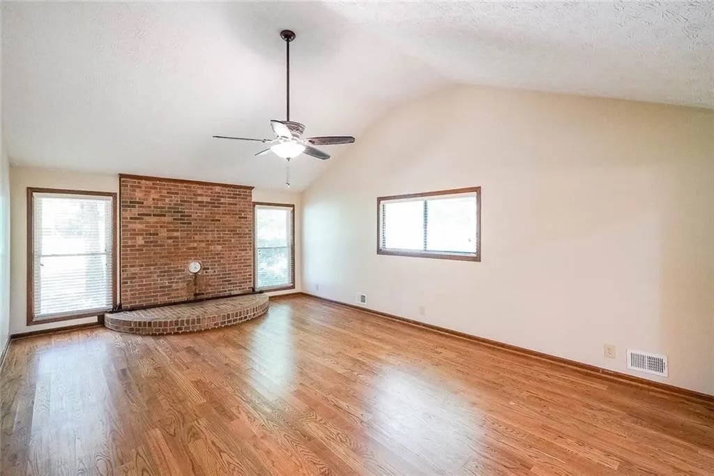 Building Photo - Room in Single Family Home on Azalea Dr