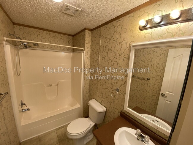 Building Photo - 6280 Mt Airy Dr