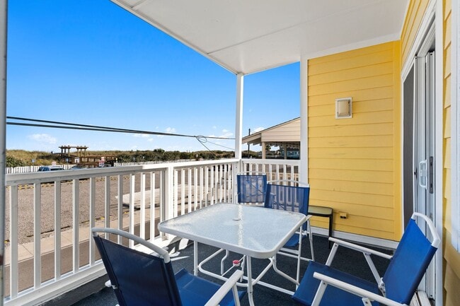 Building Photo - Fully Furnished Beach Front Rental