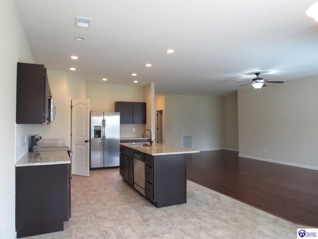 Building Photo - 172 Shirley Blvd