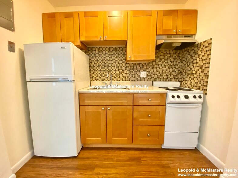 Primary Photo - 70 Brighton Ave