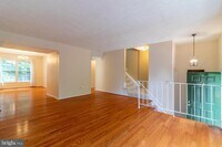 Building Photo - 4796 Gainsborough Dr