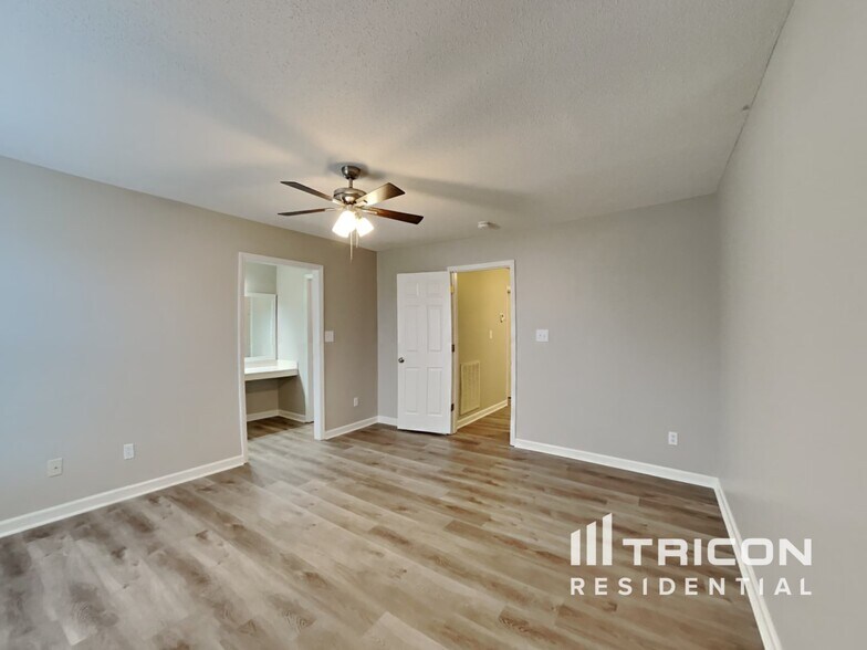 Building Photo - 701 Avondale Dr