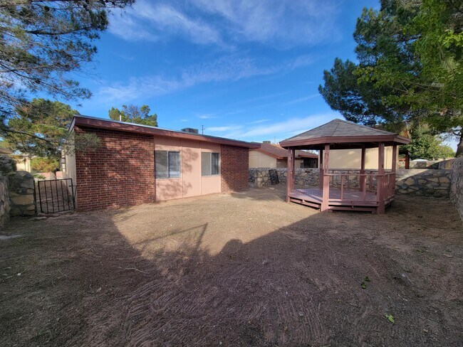 Building Photo - 3324 Red Sails Dr