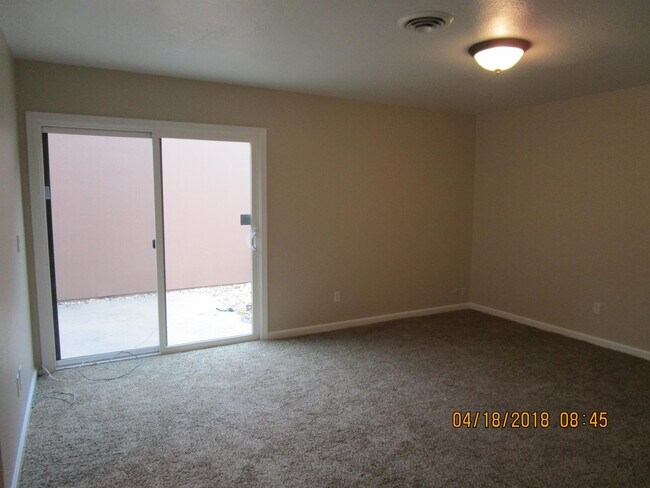 Building Photo - 1529 Lincoln Rd