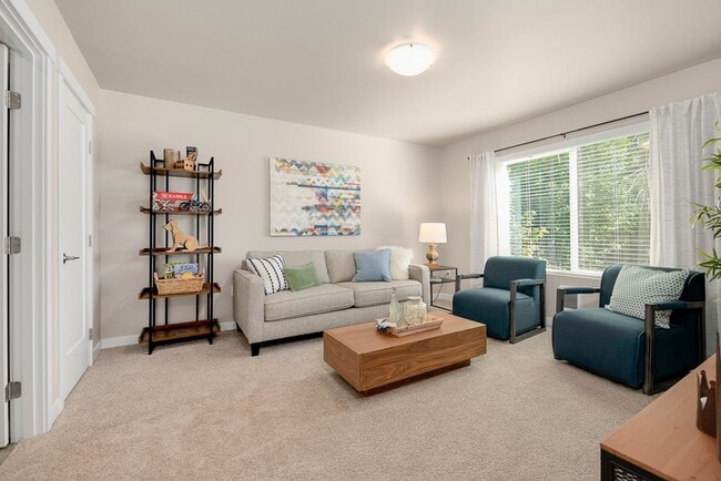 Building Photo - 4 Bedroom with Greenspace Privacy!