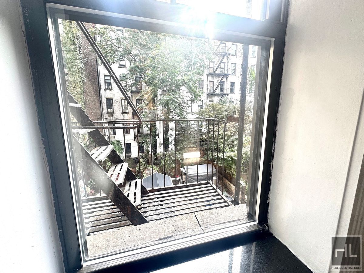 Building Photo - East 9th Street